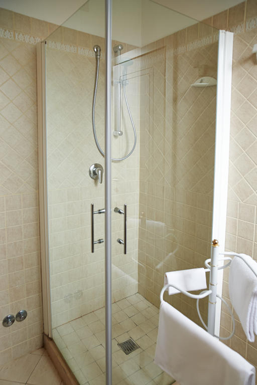 Hotel Cavallotti & Giotto Montecatini Terme Room photo